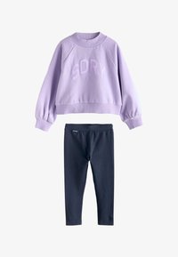 No seleccionado, lilac and navy