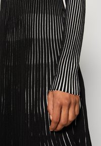 Desigual Abito in maglia - black