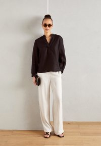 Marc O'Polo BLOUSE STAND UP COLLAR WITH V-NECK LONG SLEEVE - Tunika - black