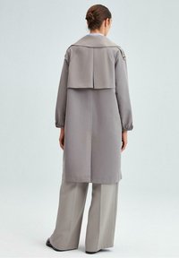 Touché Privé Trench - grey