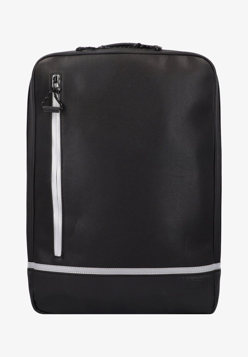 Sac à dos pour ordinateur portable noir en tissu texturé avec une section inférieure lisse. Comprend une poche zippée à l'avant avec des accents blancs et une poignée supérieure.