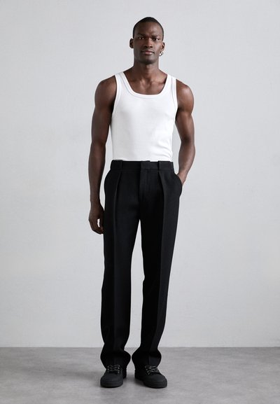 Filippa K RELAXED PLEATED  - Bukse - black