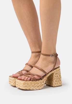 Steve Madden, Sandales à talons hauts - cognac