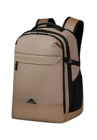 Zaino in tessuto beige con accenti neri, dotato di una tasca frontale, chiusure a zip, spallacci imbottiti e un logo triangolare.