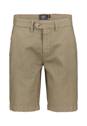 Beige herenshorts tot op de knie met knoopsluiting, riemlussen en zichtbaar merklabel aan de binnenkant van de tailleband.