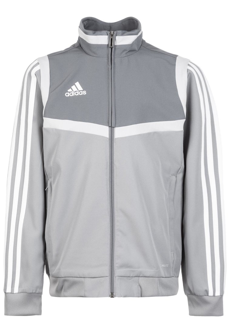 Chaqueta de chándal gris con cremallera, que presenta acentos en blanco, un cuello alzado y tres rayas blancas a lo largo de cada manga. Fabricada en tejido texturizado.