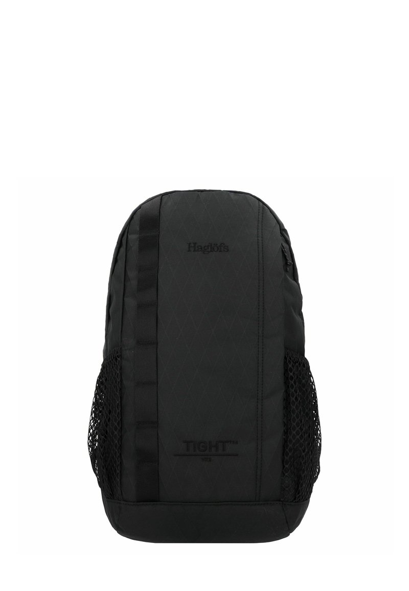 Zaino nero con un motivo trapuntato, tasche laterali in rete e dettagli di marca. Caratterizzato da un design sottile e spallacci regolabili.