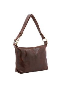 Sac à bandoulière en cuir marron avec une texture lisse, bandoulière réglable et accents en laiton. Design rectangulaire simple.