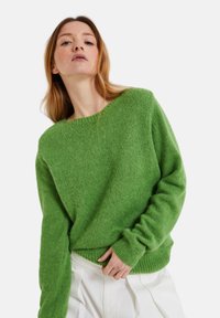 Monoprix MANCHES LONGUES COL BATEAU - Pullover - bergamote