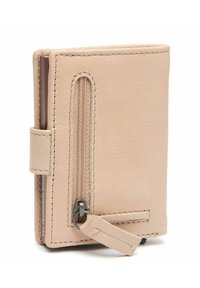 Portafoglio in pelle beige con tasca con zip e chiusura a scatto. Presenta una texture liscia e bordi cuciti. Design compatto e rettangolare.