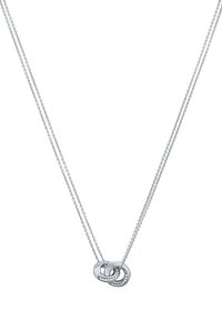 Collana d'argento con due anelli intrecciati, uno ornato da pietre trasparenti. Il design presenta una delicata catena a strati.