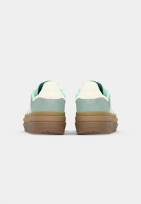adidas Originals GAZELLE BOLD - Tenisky - ash green/off white