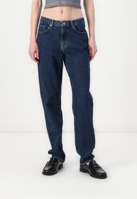 Denim jeans in donkerblauw met een rechte pijp, voorzien van vijf zakken, een ritssluiting en een tailleband met een lichte elastische band.