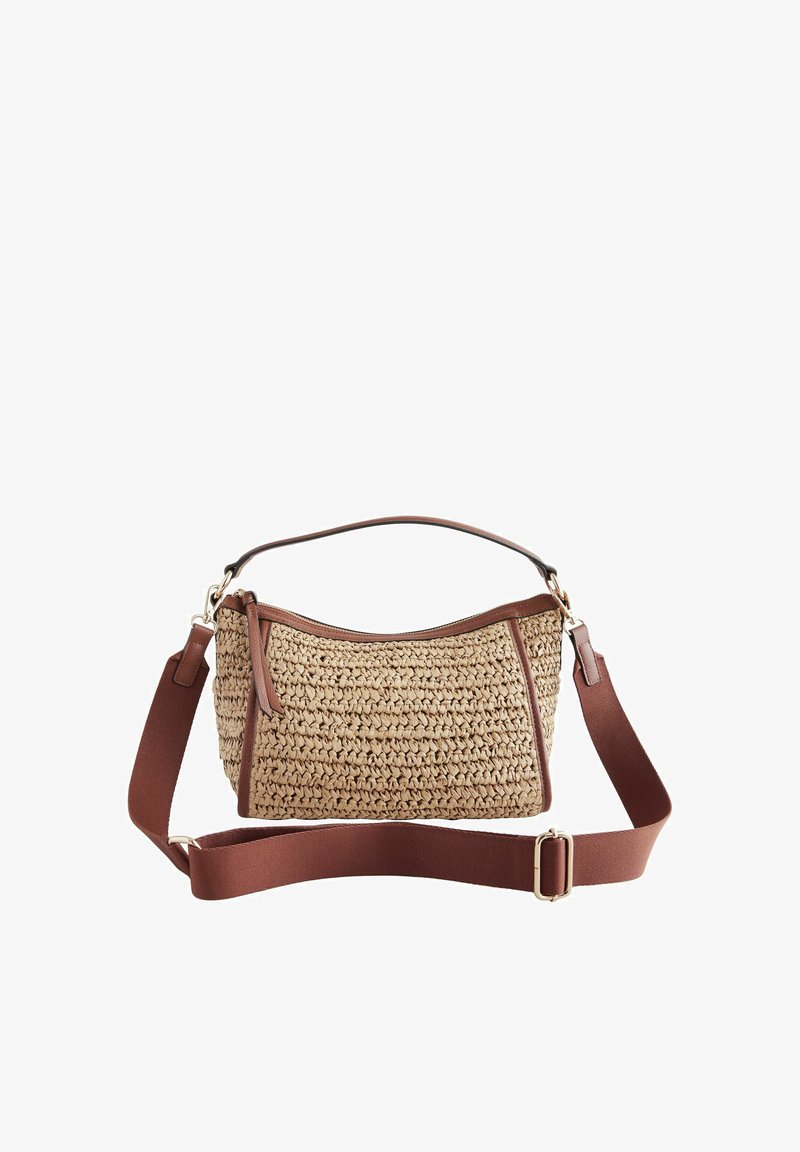 Austa salmu crossbody soma ar brūnu ādas apdari un regulējamu siksnu. Iezīmējas ar izliekumu un strukturētu ārpusi.