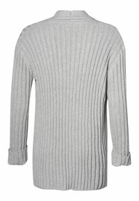 Světle šedý pletený kardigan s vertikálním žebrováním, dlouhými rukávy a sklápěcími manžetami. Obsahuje kulatý výstřih a mírně zaoblený lem.