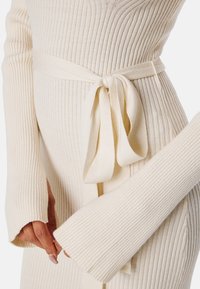 Bubbleroom SLIT - Robe pull - white