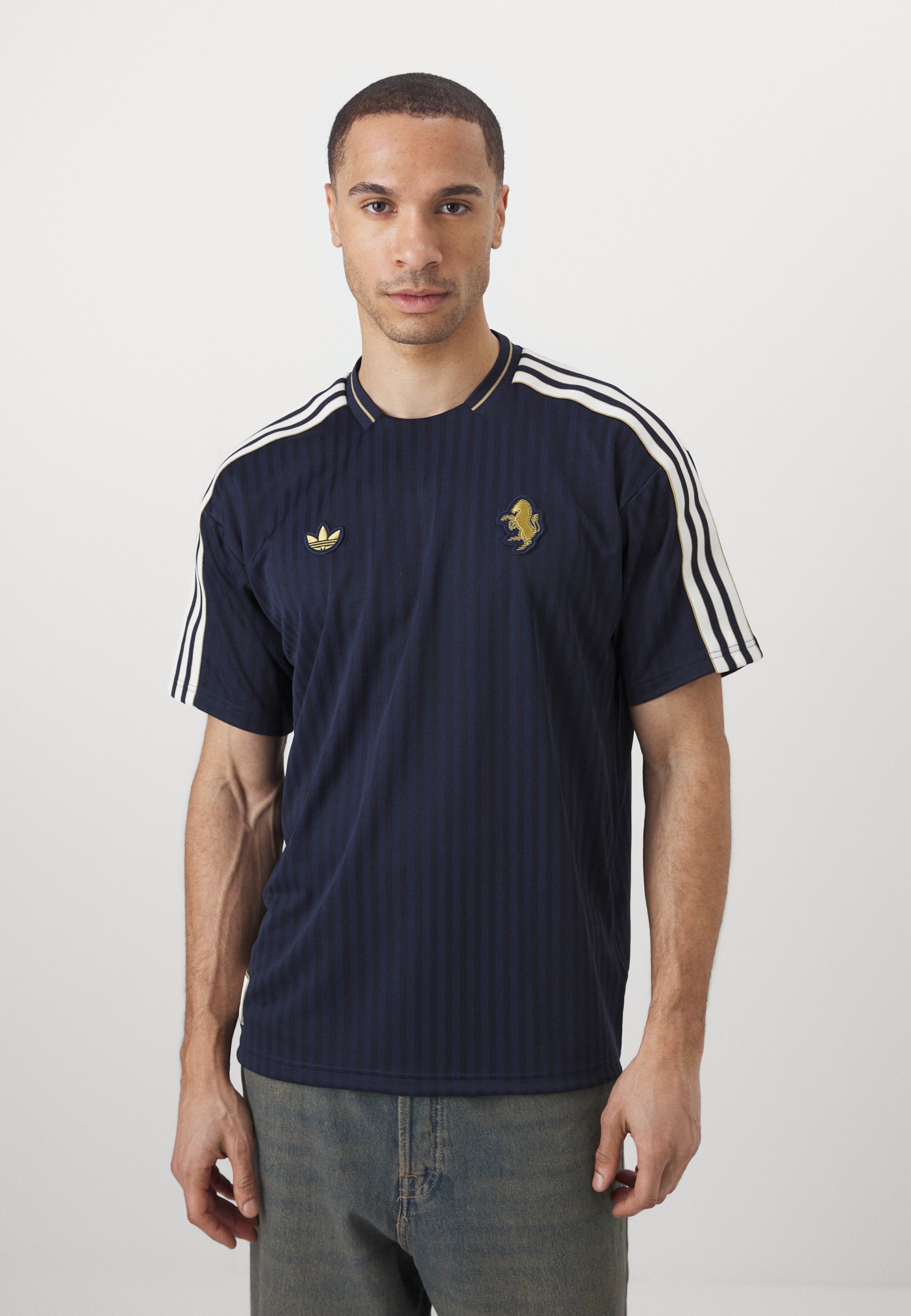 adidas Juventus Tシャツ JUVENTUS 3 STRIPES ORIGINALS T-SHIRT 2024/25