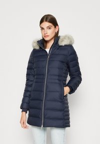 Tommy Hilfiger TYRA  - Puhovka – plašč - desert sky