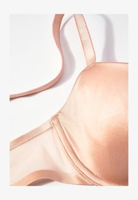 Non sélectionné, doré