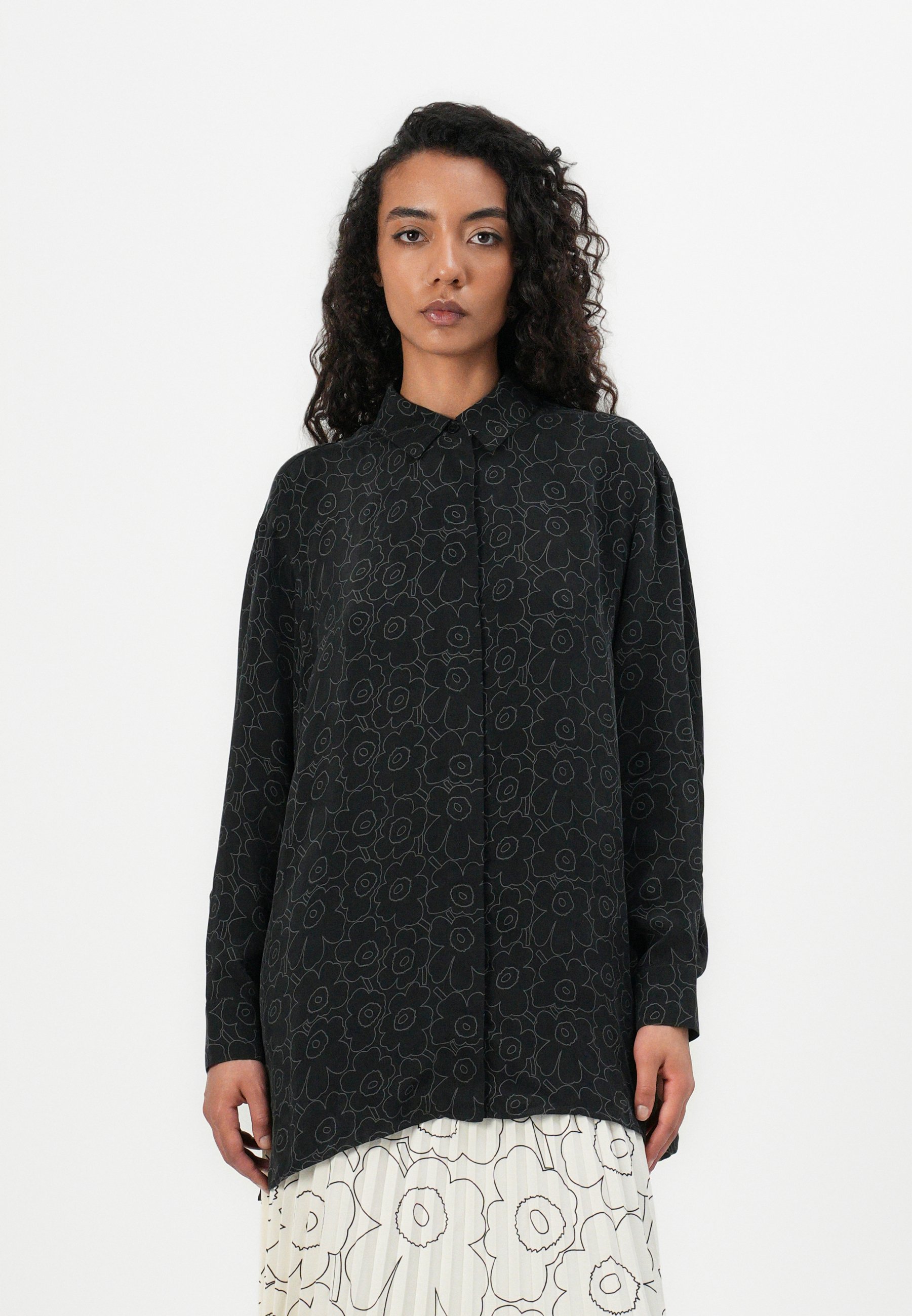Marimekko RUNSAS PIIRTO UNIKKO - Chemisier - black/dark grey/noir 