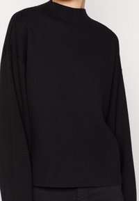 YAS Strickpullover - black
