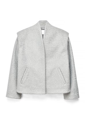 Helehall halli tekstuuriga villa jope avatud esiküljega, pikkade varrukatega ja kahe kaldus esist taskuga, valgel taustal eksponeeritud.