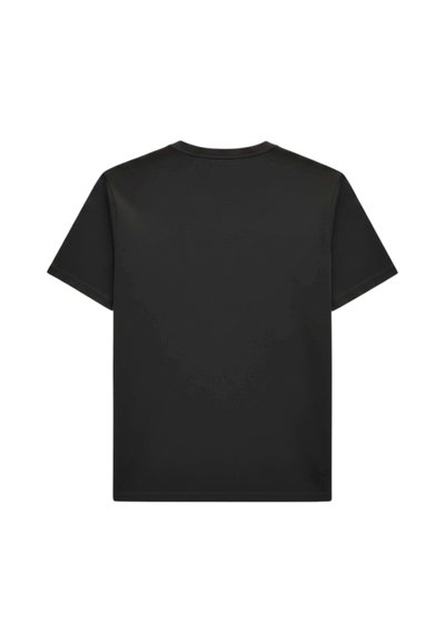 T-shirt nera semplice a maniche corte mostrata da dietro con scollo a giro e orlo dritto.