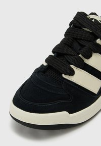 adidas Originals FORUM2000 - Sapatilhas - core black/off white