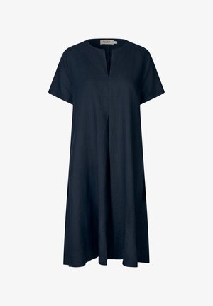 Navyblå kortærmet A-formet kjole med V-udskæring, knælængde og subtil tekstur, fra mærket Masai.