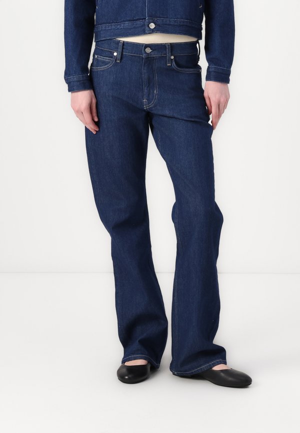 BRILLIANT - Flared Jeans - denim rinse