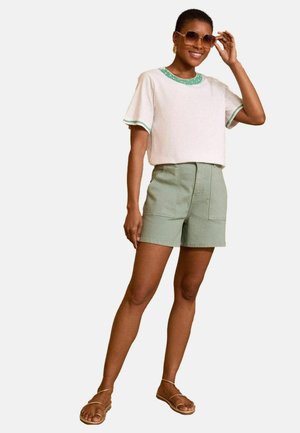 REGULAR FIT - CREW NECK  - Print T-shirt - ivory beaded trim