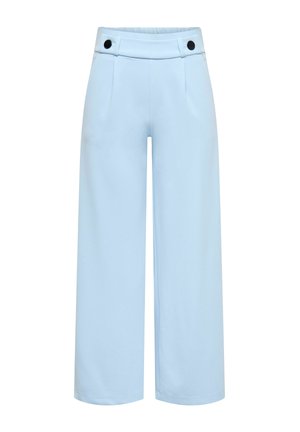 Pantalon large bleu clair à taille haute avec des détails de boutons noirs sur les pattes de la ceinture, des plis avant, sans poches visibles.