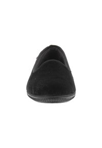 Scarpa slip-on nera in suede, con punta rotonda, texture liscia, dettagli elastici laterali e suola in gomma con un motivo a griglia per la trazione.