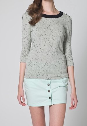 Long sleeved top - light green