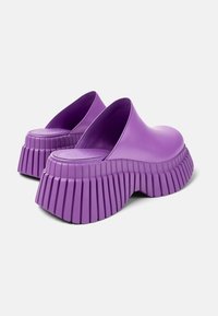 Camper BCN - Pantofle - helles violett