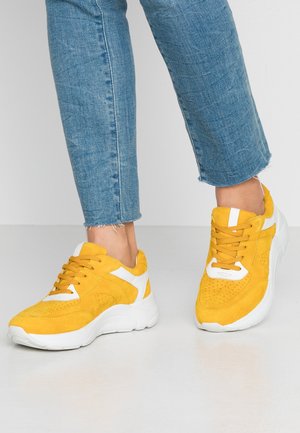 Sneakers laag - yellow