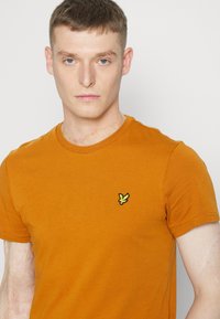 Lyle & Scott T-shirt básica - ciderbrown