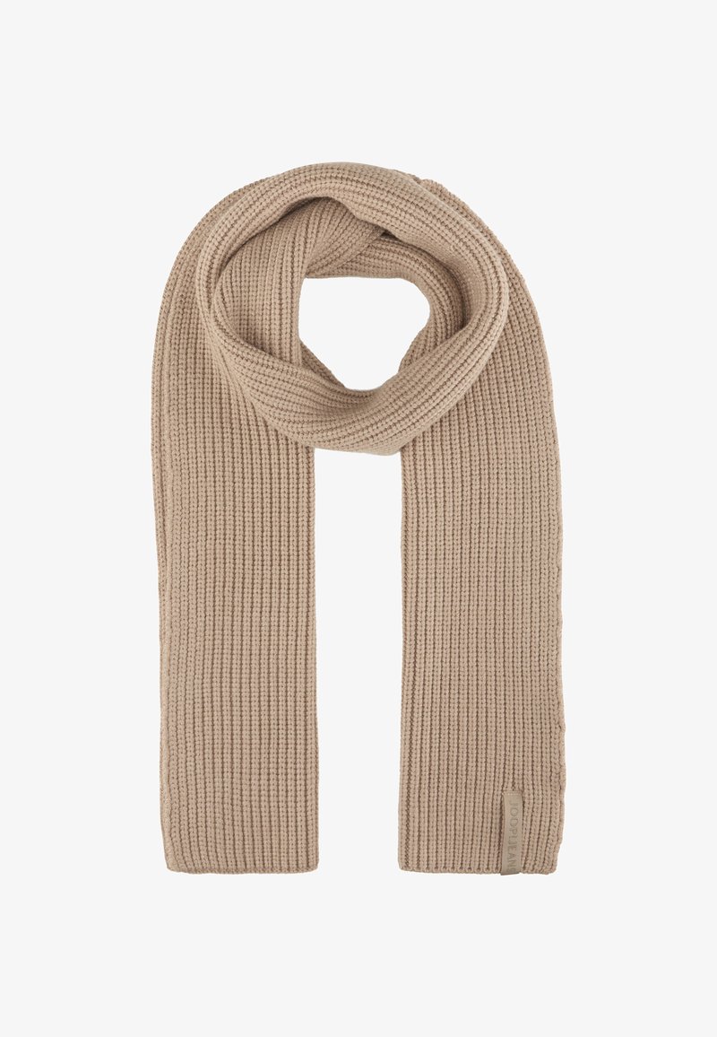 Écharpe en tricot côtelé beige avec une surface texturée, comportant une étiquette à une extrémité. Design long et rectangulaire, idéal pour les superpositions.