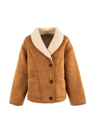 Chaqueta de ante marrón con cuello de borreguillo sintético, cuatro botones y dos bolsillos frontales. Presenta una forma cuadrada y detalles de costura.