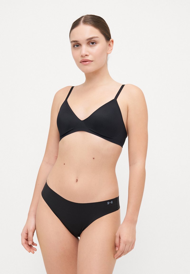 Set di reggiseno e mutandine nero con finitura liscia, design a scollo a V, spalline sottili e un logo sul cinturino.
