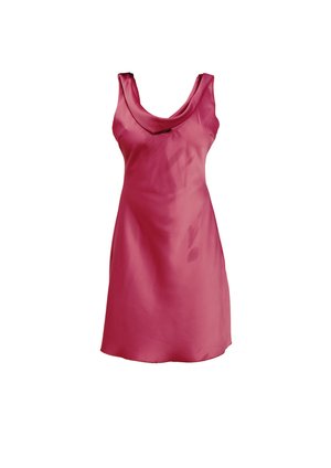 Ärmelloses, dunkelpinkes Satinkleid mit einem drapierten Ausschnitt, oben figurbetont und am Saum leicht ausgestellt.