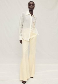 Mango EMBRO - Bluza z gumbi - off-white