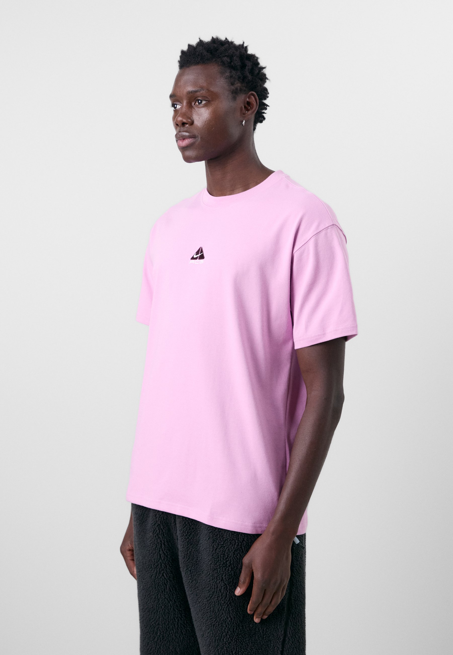 nike acg t shirt grey