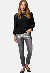 zero MIT FLEDERMAUSÄRMELN - Stickad tröja - black beauty
