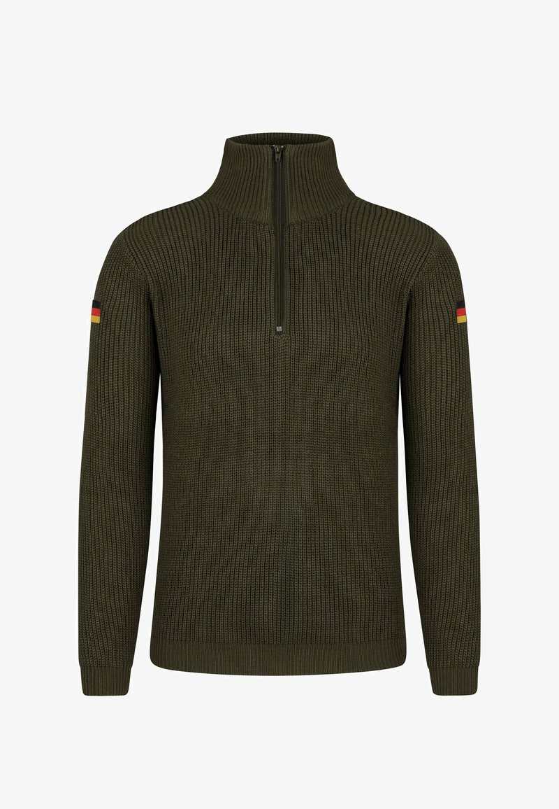 Olivgrüner Pullover mit Reißverschluss am Kragen aus geripptem Stoff; mit Akzenten in den Farben der deutschen Flagge am linken Ärmel.