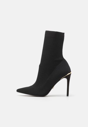 Tamaris Heart & Sole Classic ankle boots - black