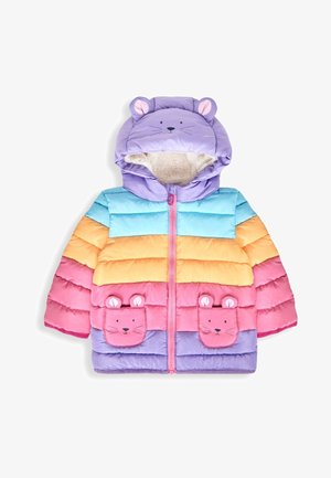 Farverig puffjakke med vandrette striber i blå, orange og pink. Furforet hætte med et bjørneansigt. To lommer med søde dyre-designs.