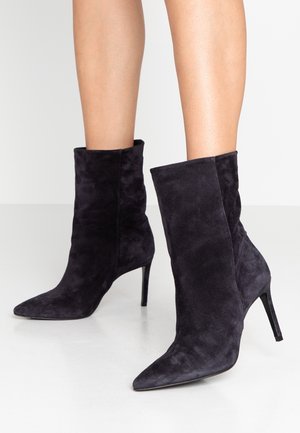 Billi Bi, Enkellaarsjes met hoge hak - dark blue