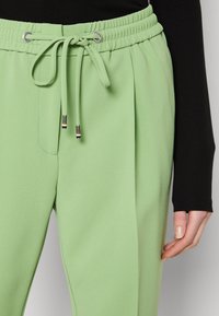 BOSS Pantalon classique - green