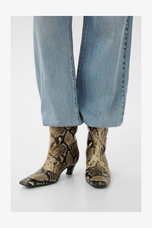 Gestuz CARTER LOW - Gležnjarji - brown/off-white